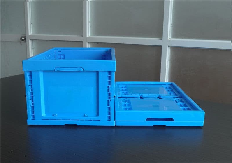 collapsible plastic containers